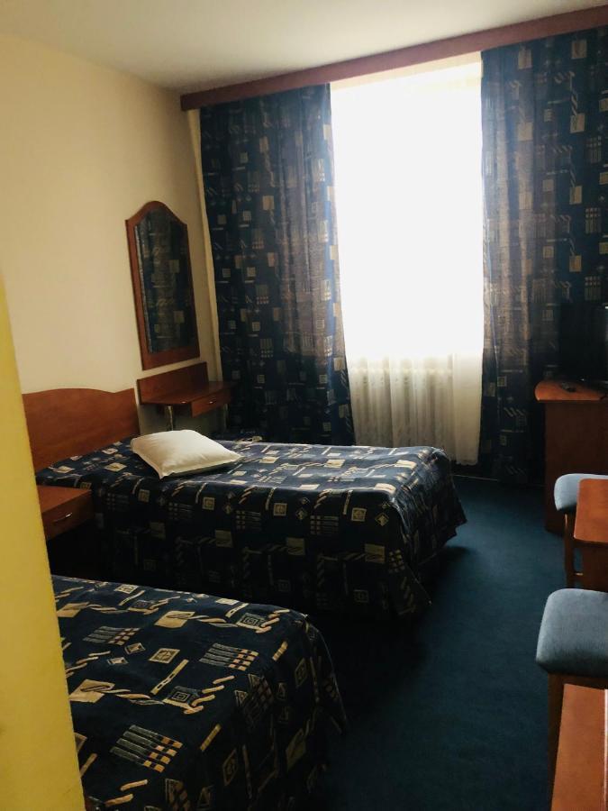 Hotel Muntenia Câmpina Extérieur photo