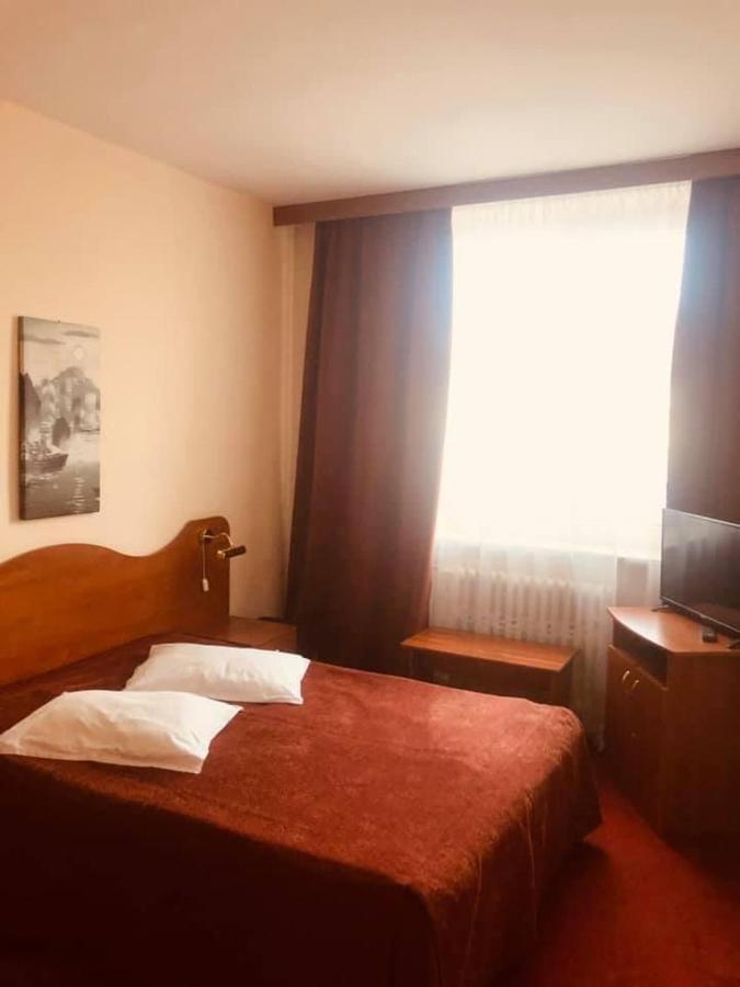 Hotel Muntenia Câmpina Extérieur photo