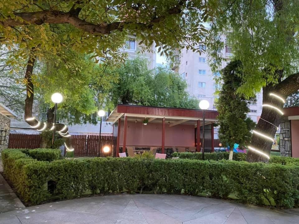 Hotel Muntenia Câmpina Extérieur photo
